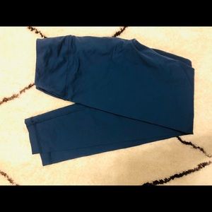 Blue/teal leggings